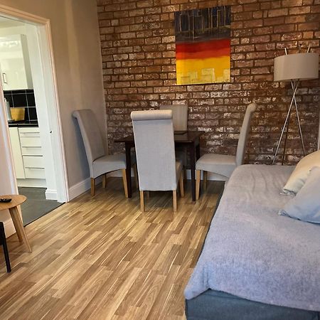 Cosy And Peaceful Maisonette With Terrace, Kidderminster Exterior photo